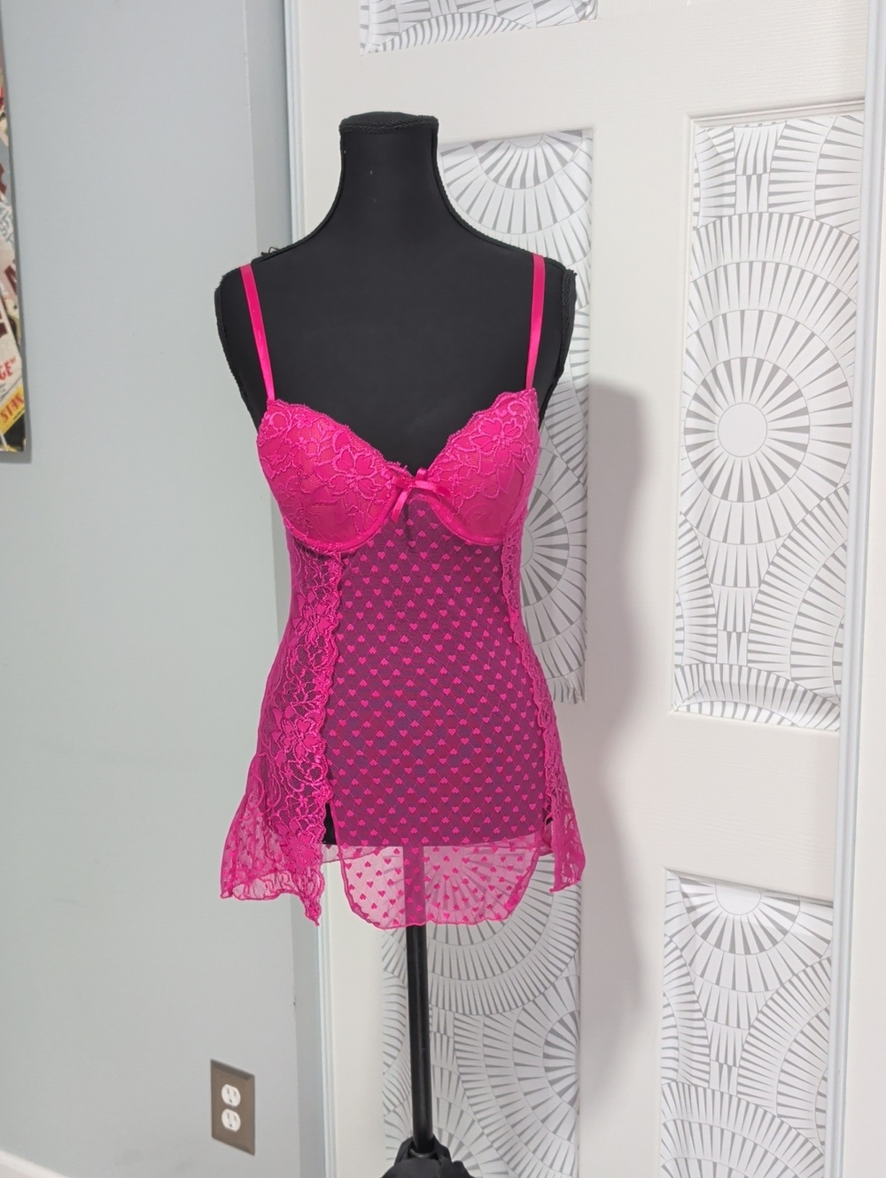 Women’s 36B Hot Pink Lace Chemise